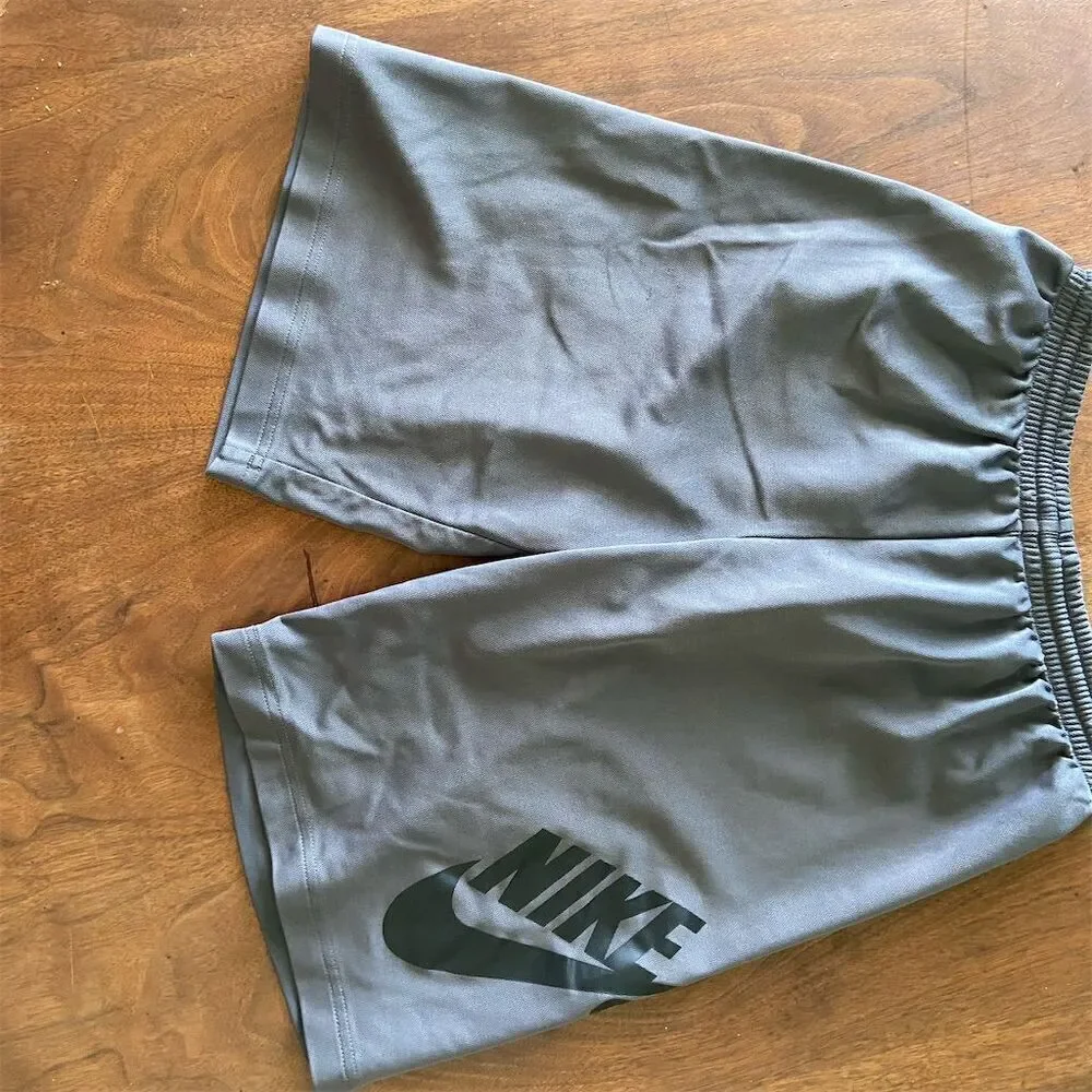 Nike SB Youth Skateboarding Shorts Gray Size 12-13 Elastic Waistband